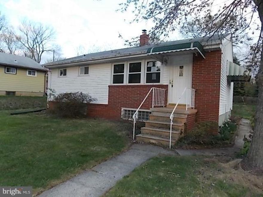 ROYAL ACRES OFFERS SPACIOUS RANCHER WITH 3 BEDROOMS AND 1 BATH ON MAIN LEVEL. LIVING ROOM HAS BUILT IN SHELVES. HARDWOOD FLOORS ON MAIN LEVEL. HUGE LOWER LEVEL WITH FAMILY ROOM , STORAGE , LAUNDRY AREA AND FLUSH. SPACE FOR MORE ROOMS. CLOSE TO SCHOOLS AND SHOPPING . EASY ACCESS TO 695. AGENTS PLEASE VIEW DOCS ON THIS MLS FOR EASY CONTRACT DETAILS.