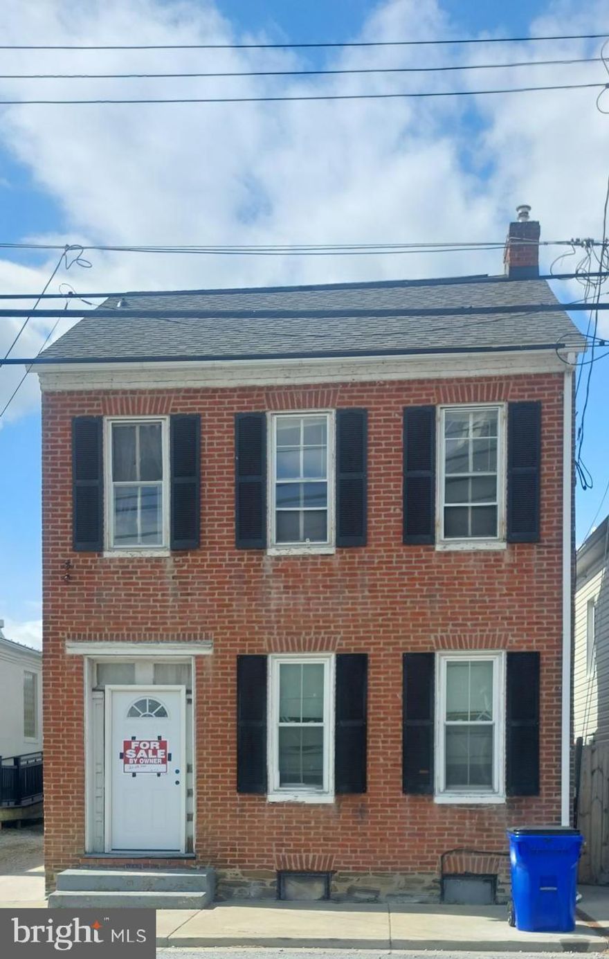 This solid brick home with a newer roof will need a major rehab.  Sold AS IS.
Nice fenced yard. Bring this home back to a beauty it once was.
DO NOT TURN ON WATER