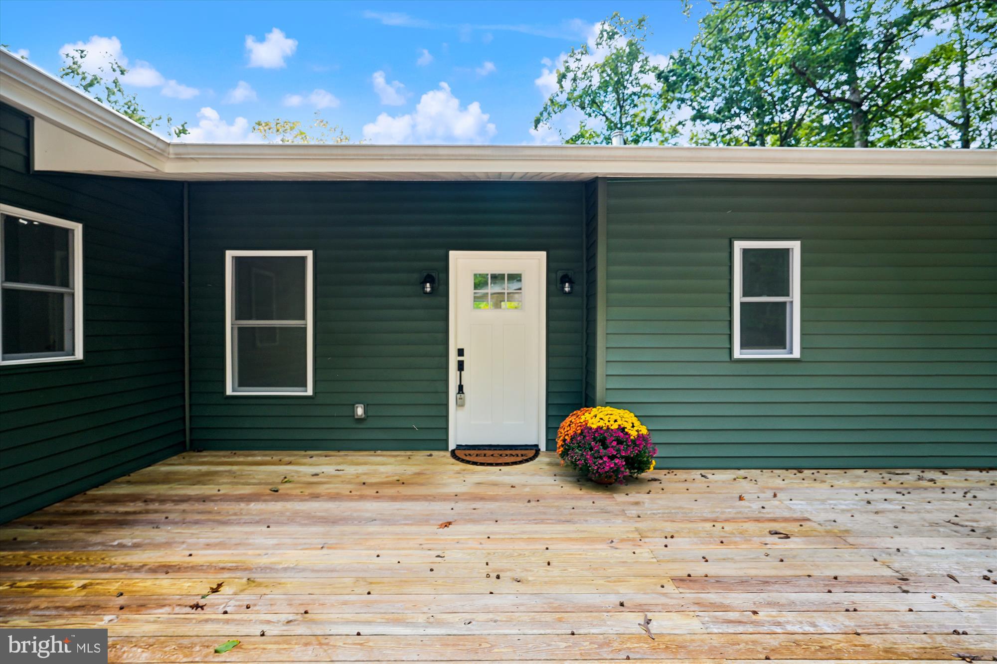 884 OLD FERRY LANE