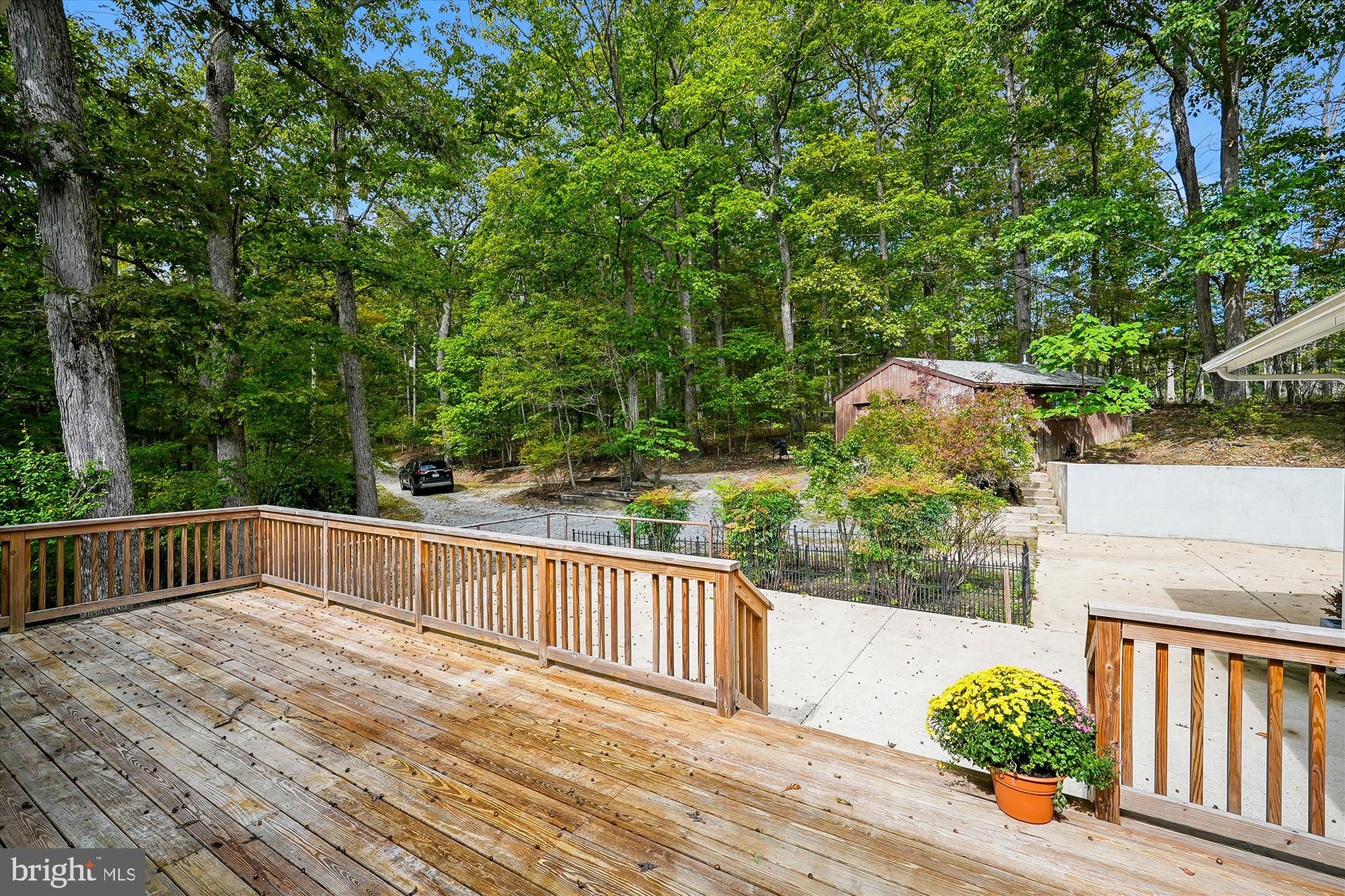 884 OLD FERRY LANE