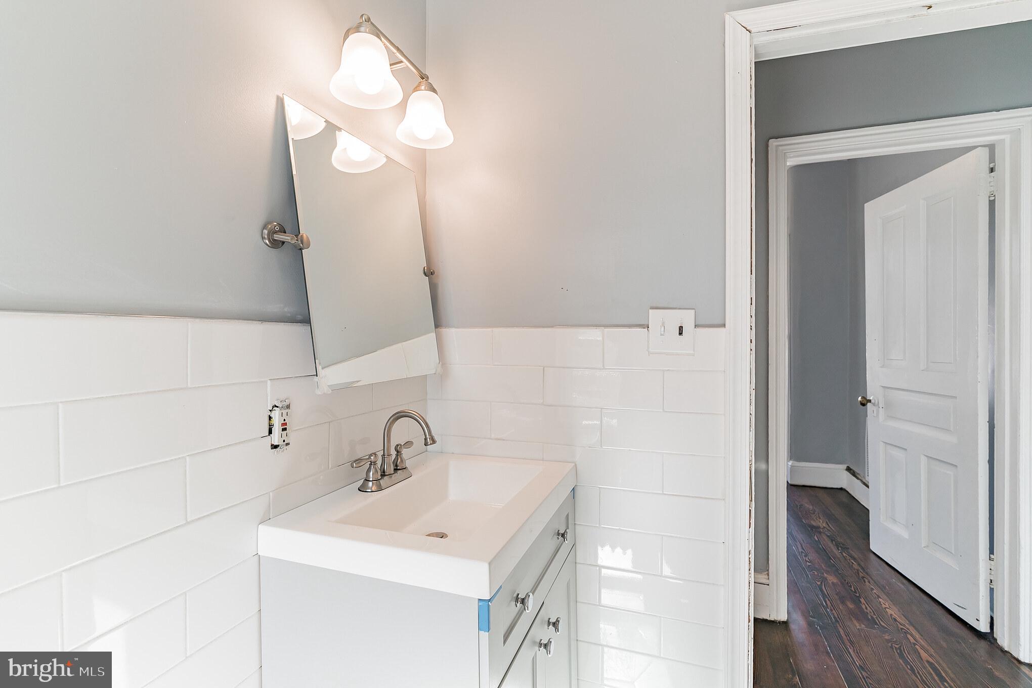 MANAYUNK - Residential Lease