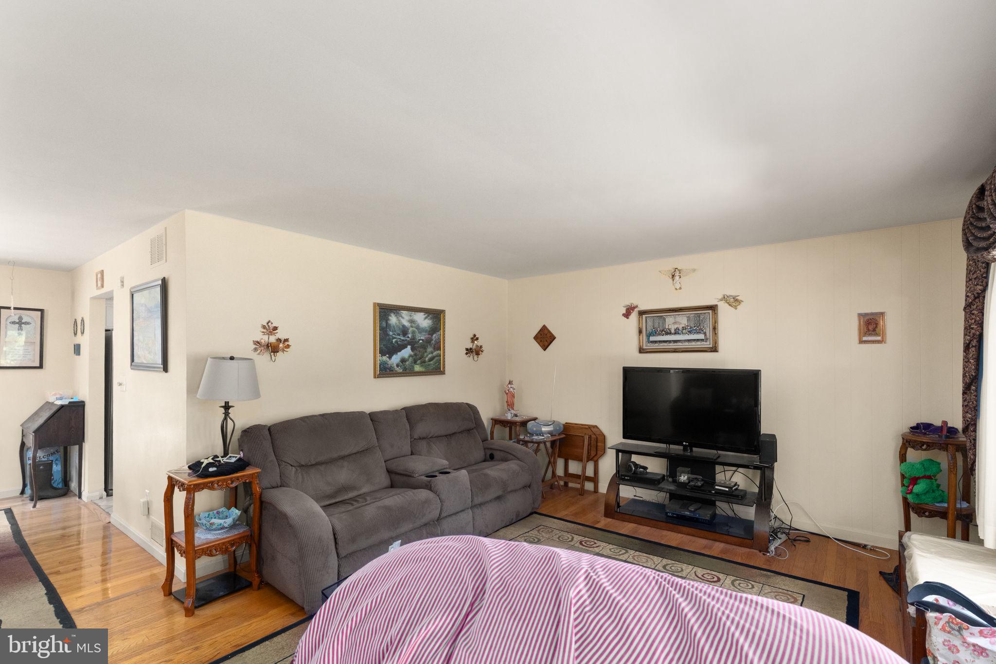 3427 WALNUT ROAD