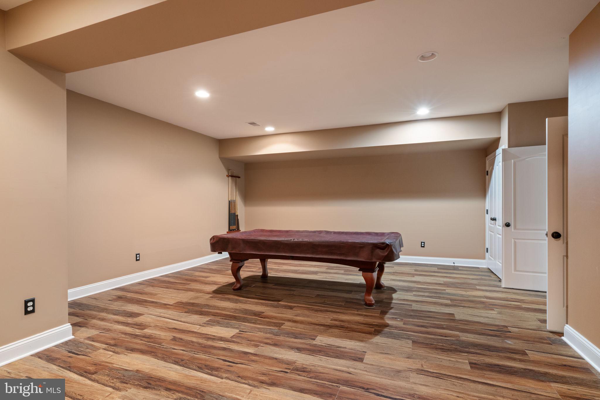 PEMBROOKE/VICTORY LAKES - Residential