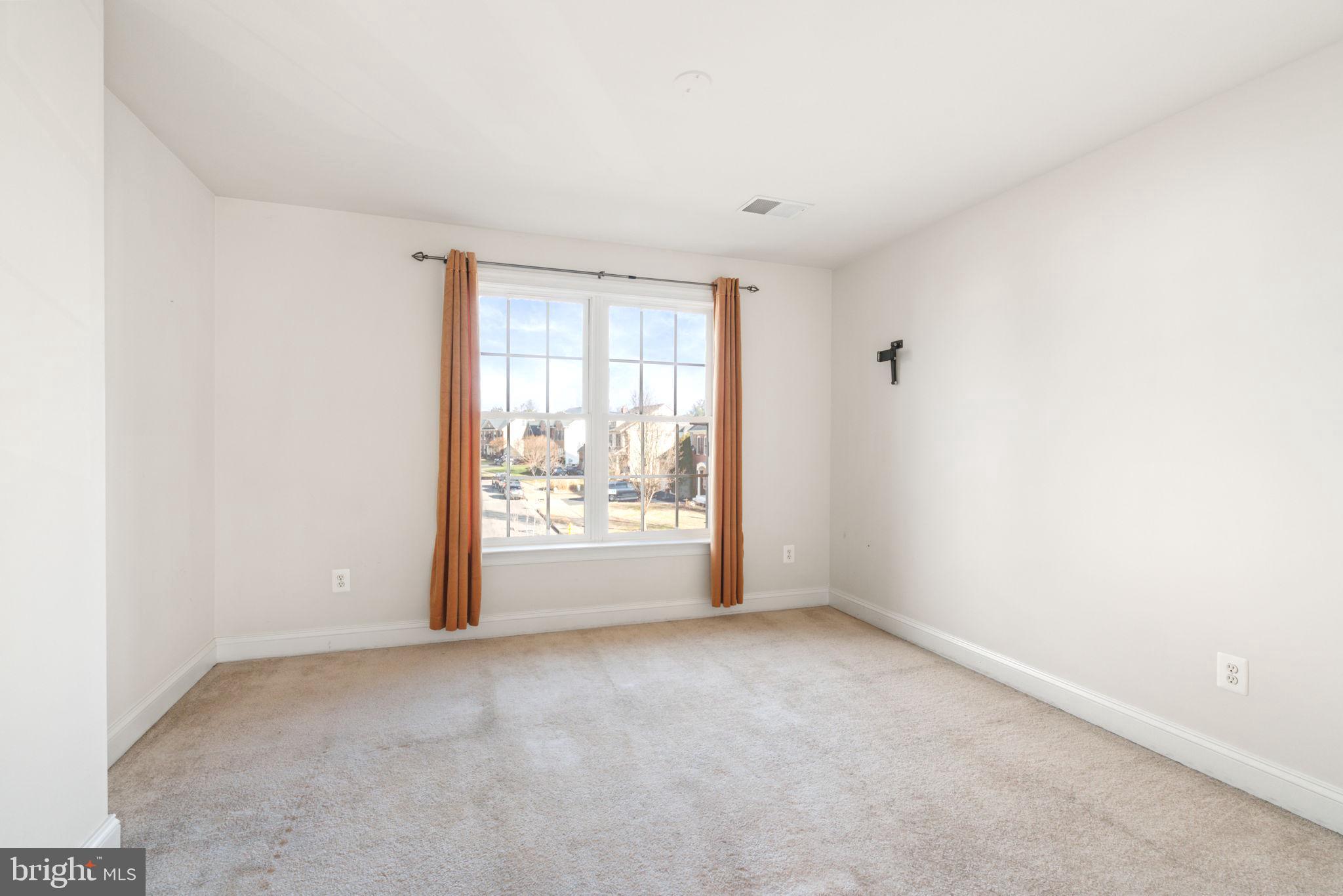 PEMBROOKE/VICTORY LAKES - Residential