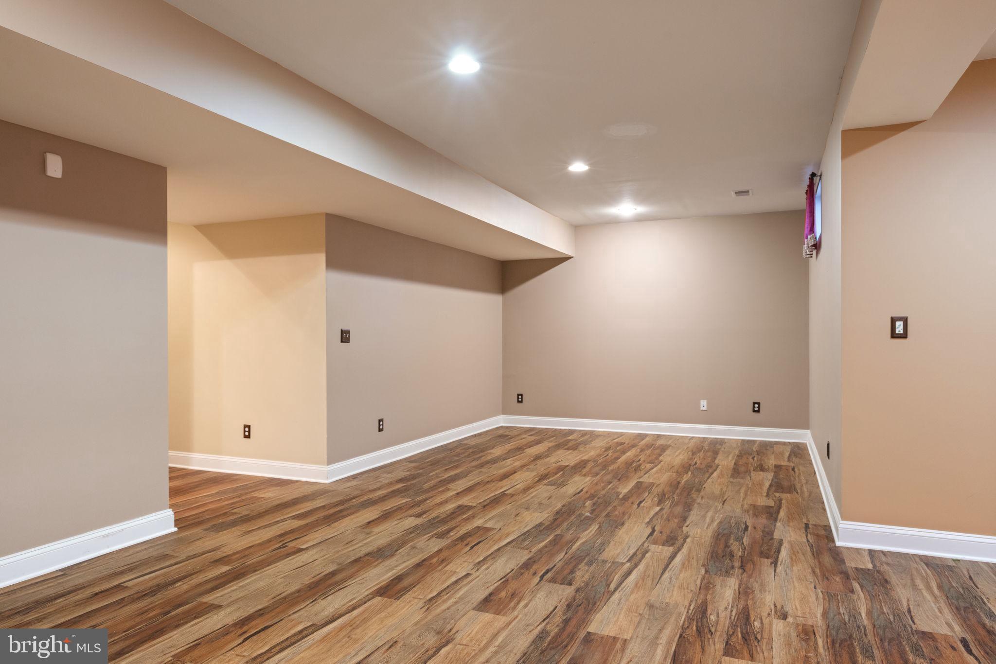 PEMBROOKE/VICTORY LAKES - Residential