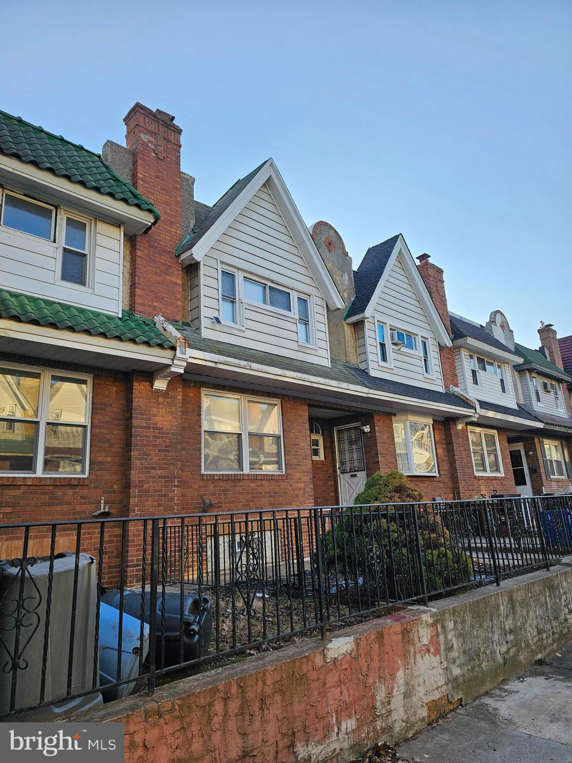 OXFORD CIRCLE - Residential