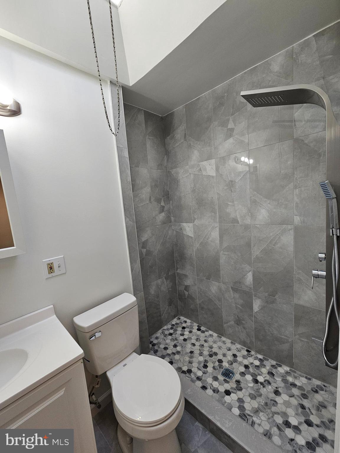 OXFORD CIRCLE - Residential