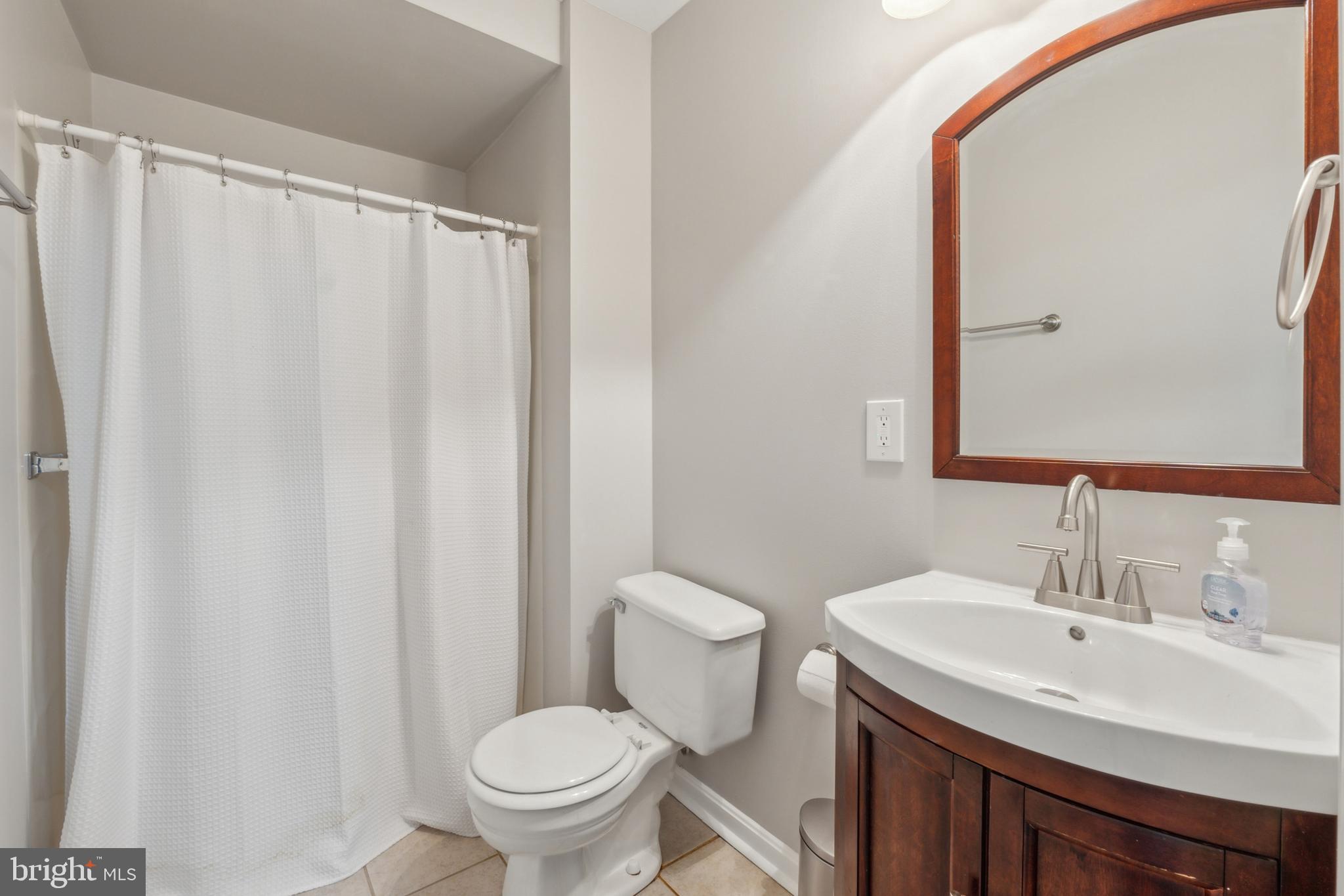 KINGSTON CHASE - Residential