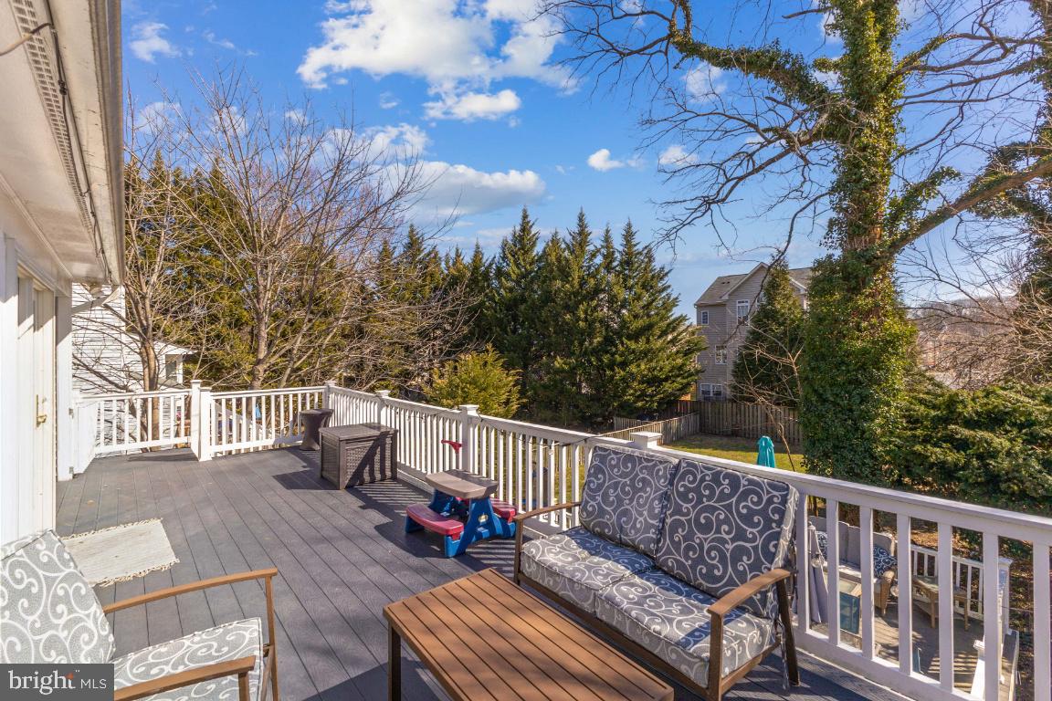 KINGSTON CHASE - Residential