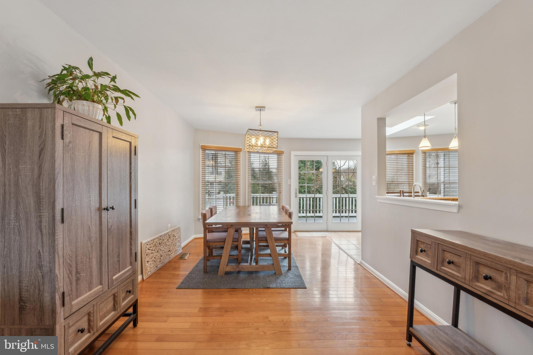 KINGSTON CHASE - Residential