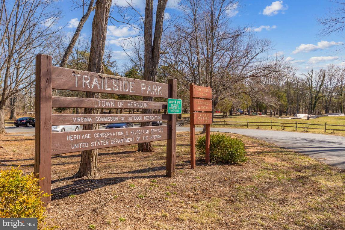 KINGSTON CHASE - Residential