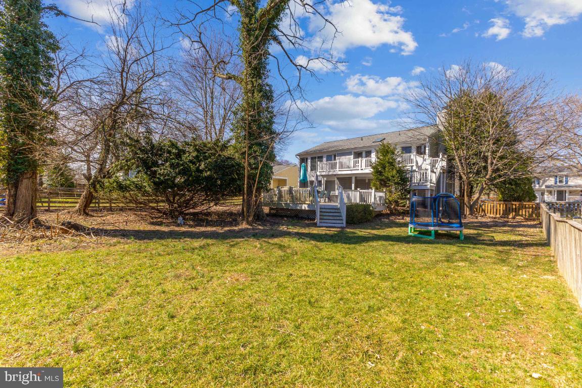 KINGSTON CHASE - Residential