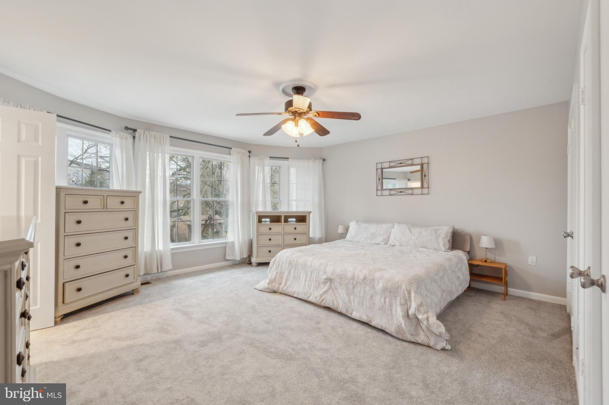 KINGSTON CHASE - Residential