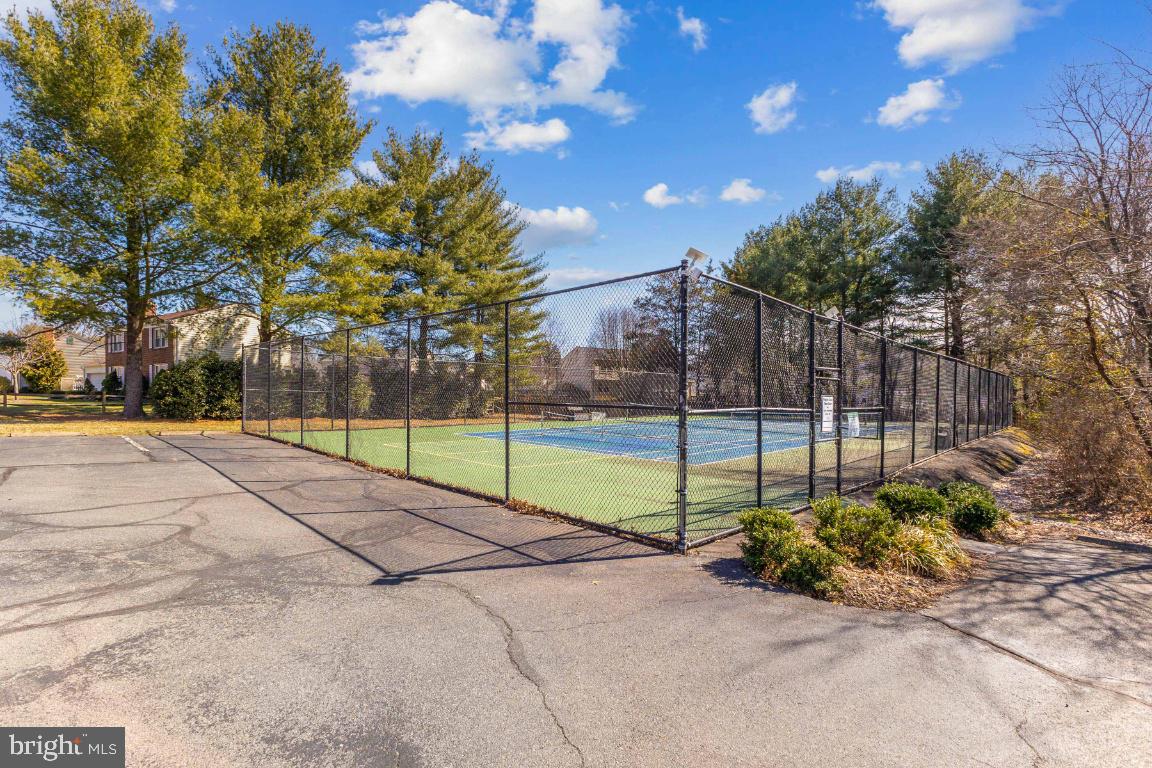 KINGSTON CHASE - Residential