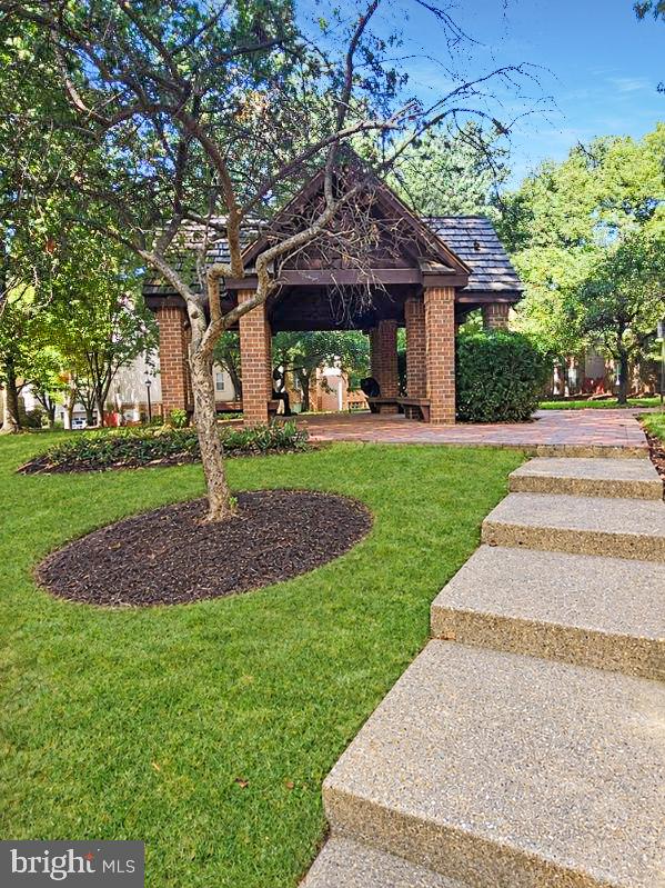 9805 LAKE POINTE COURT 304