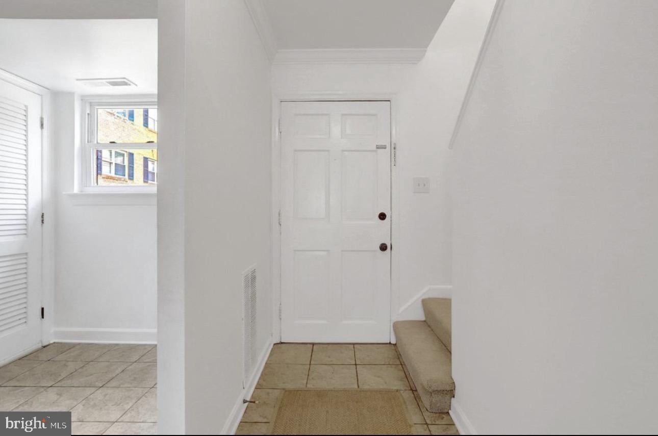 5934 MAYFLOWER COURT