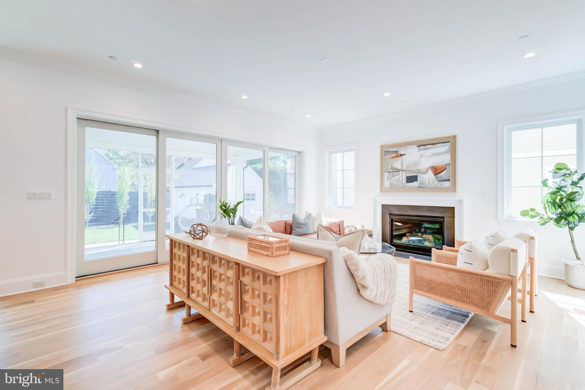 CHEVY CHASE - Residential