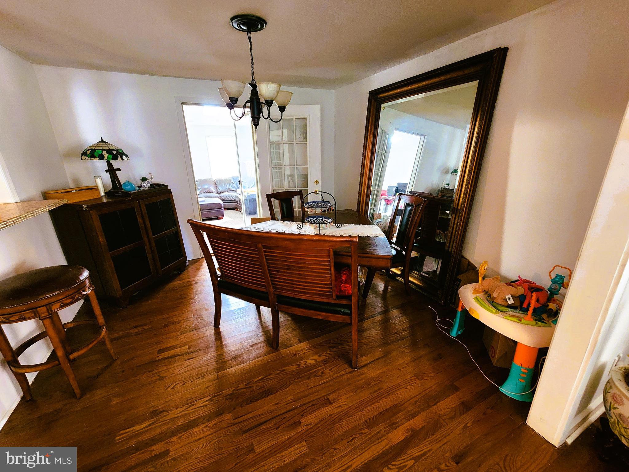 ROSLYN - Residential