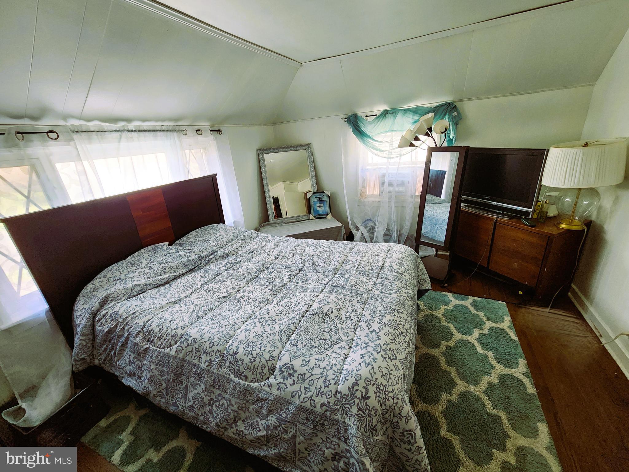 ROSLYN - Residential