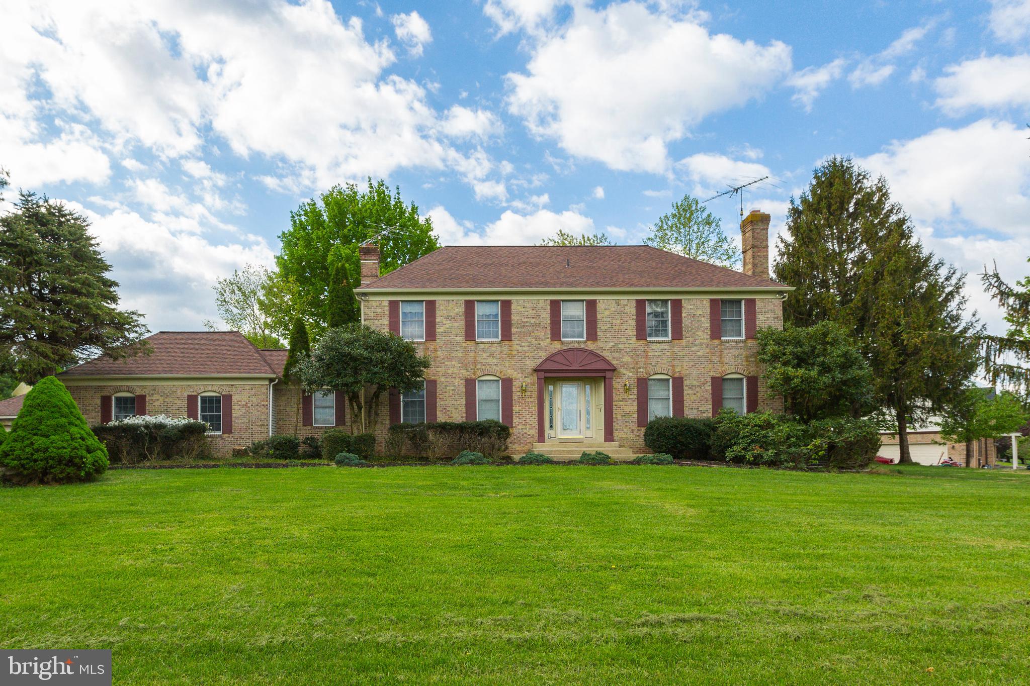 Luxurious Custom Built Colonial located in Goshen Hunt Estates! Over 5,000 sq.ft on this beautiful 2+ acre lot! Enjoy the Large deck over looking the manicured yard and private views. Bonus features include a Gazebo and an additional detached garage. Close to forest preserved trails where you can enjoy hiking and biking. Convenient to I-270 /Shady Grove Metro station & shopping. Check out the 3-D Tour and Drone!