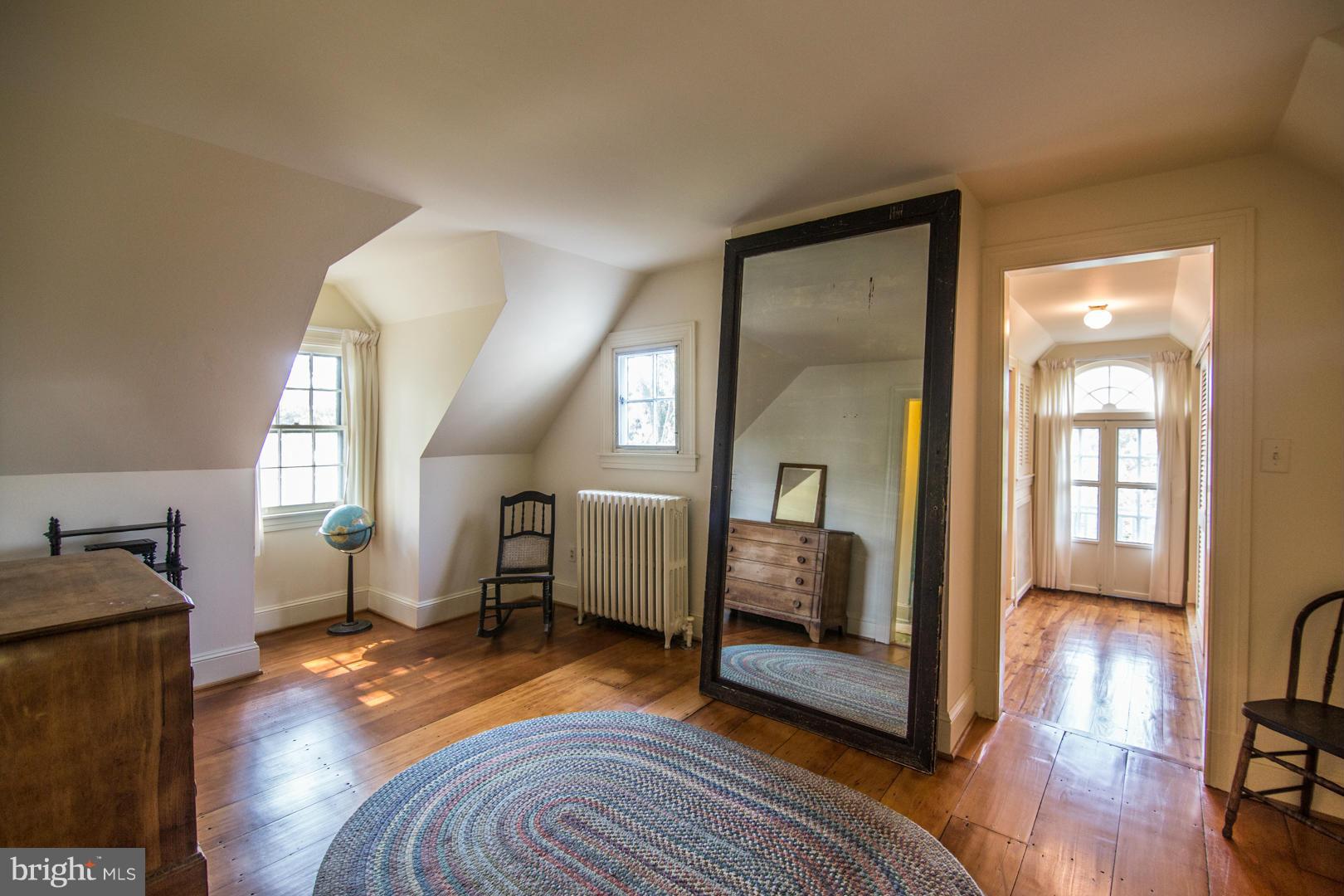 ANNAPOLIS ROADS - Residential