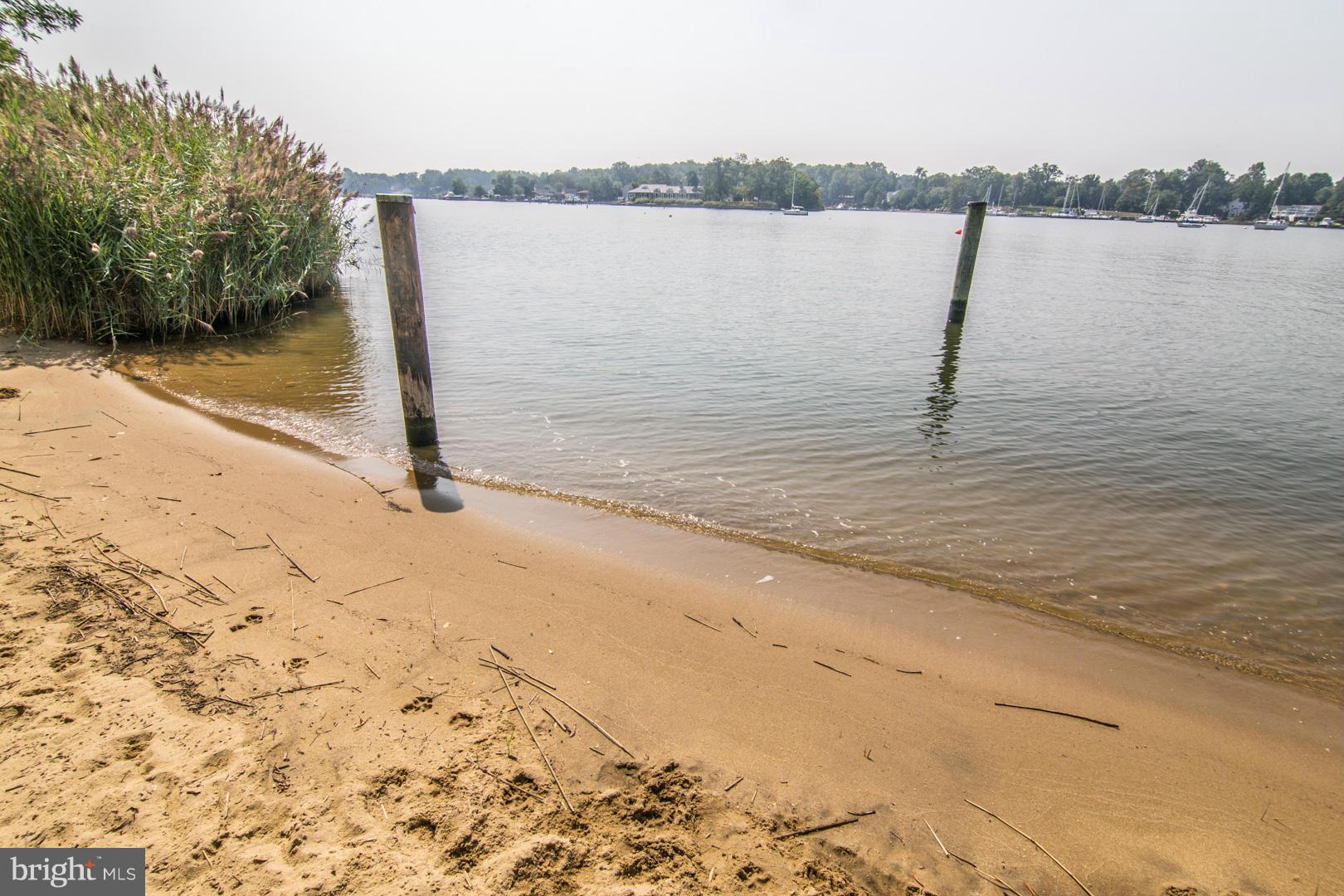 ANNAPOLIS ROADS - Residential