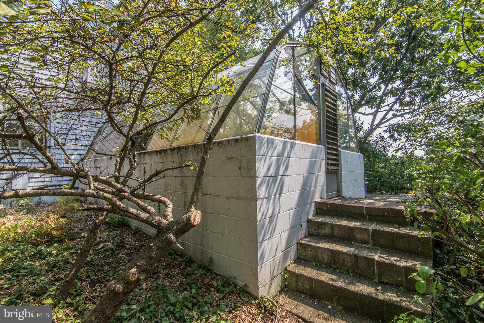 ANNAPOLIS ROADS - Residential