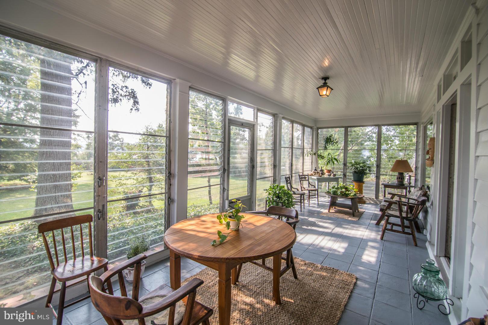 ANNAPOLIS ROADS - Residential