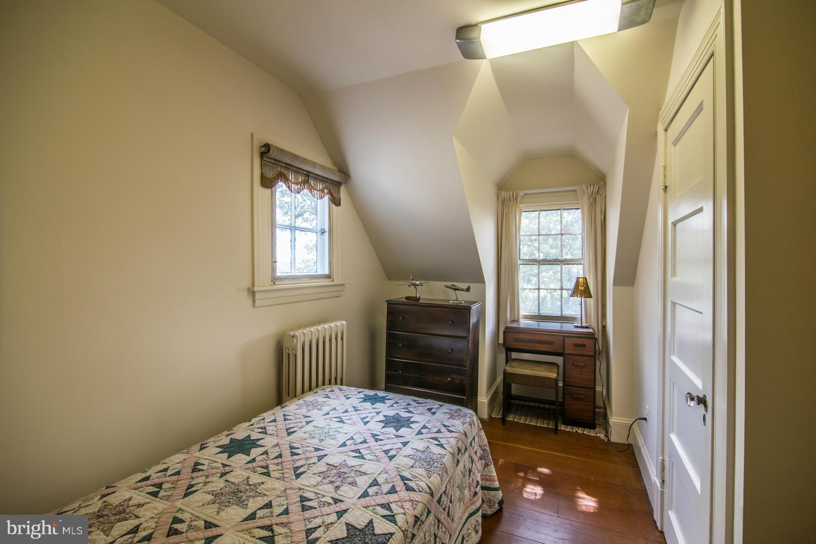 ANNAPOLIS ROADS - Residential