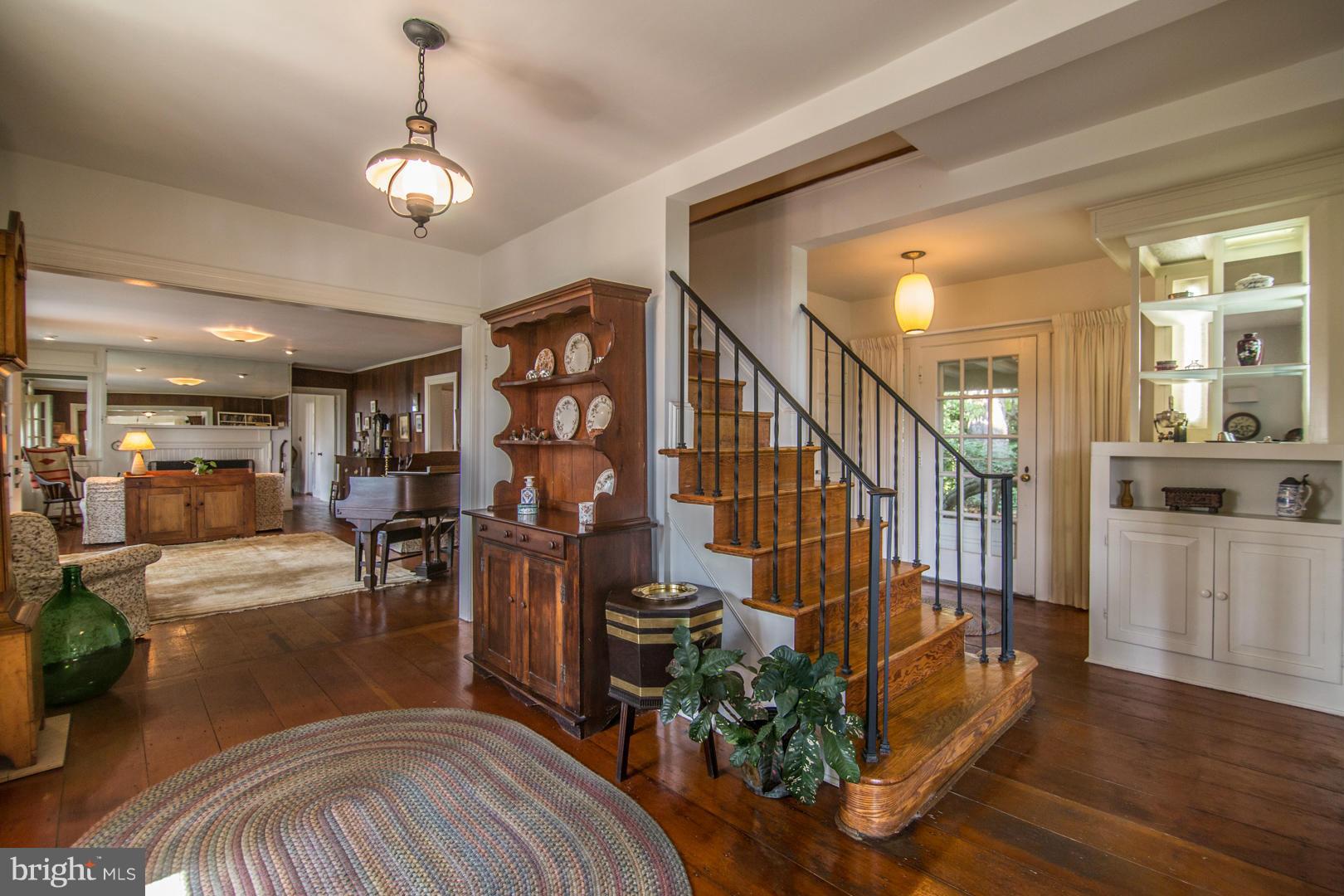 ANNAPOLIS ROADS - Residential