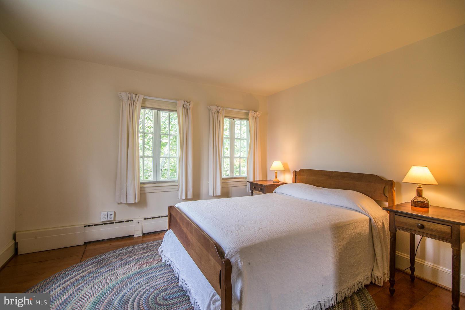 ANNAPOLIS ROADS - Residential