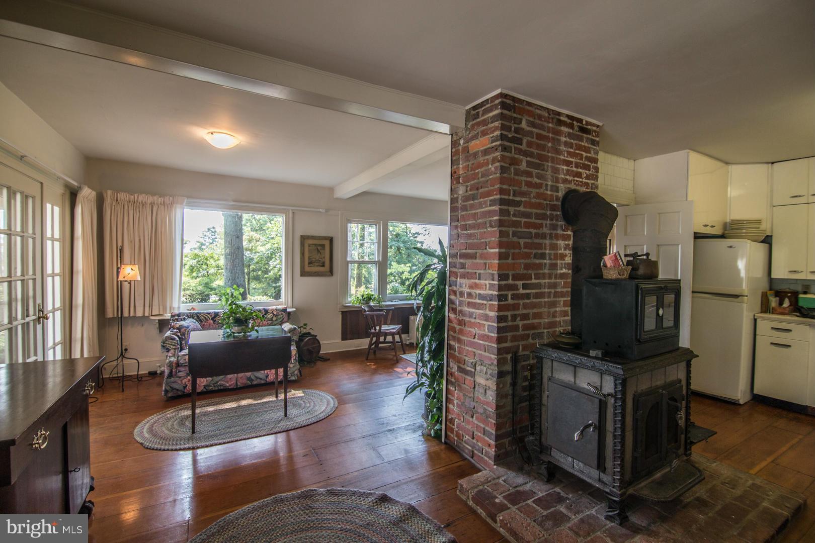 ANNAPOLIS ROADS - Residential