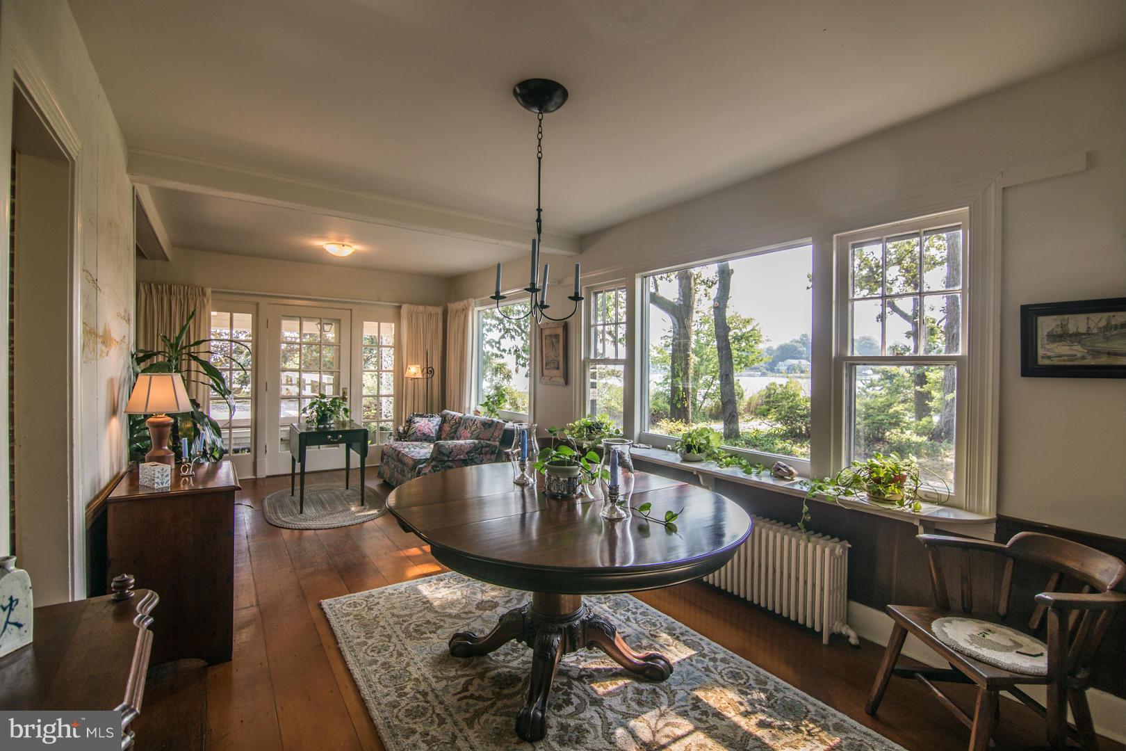 ANNAPOLIS ROADS - Residential