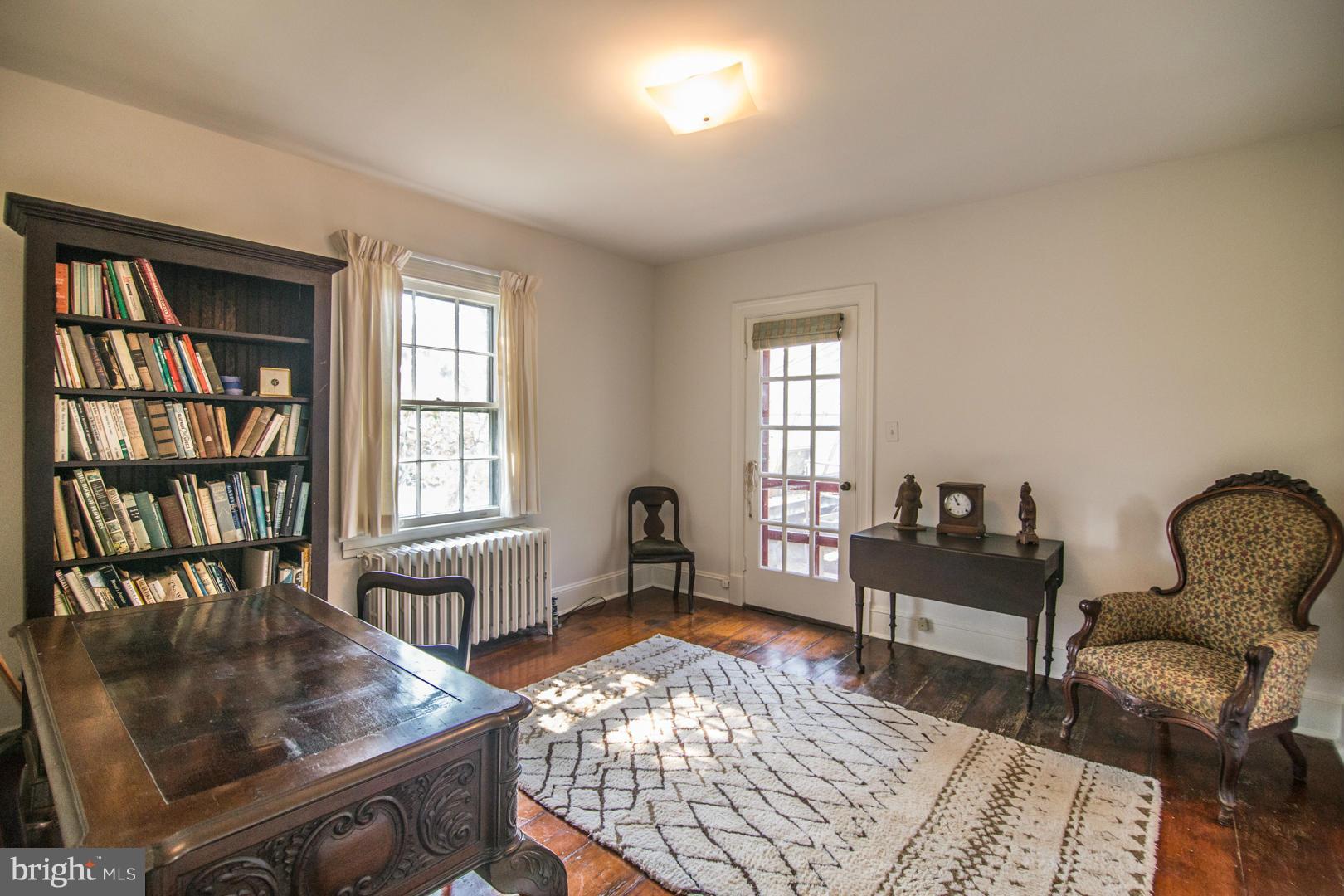 ANNAPOLIS ROADS - Residential