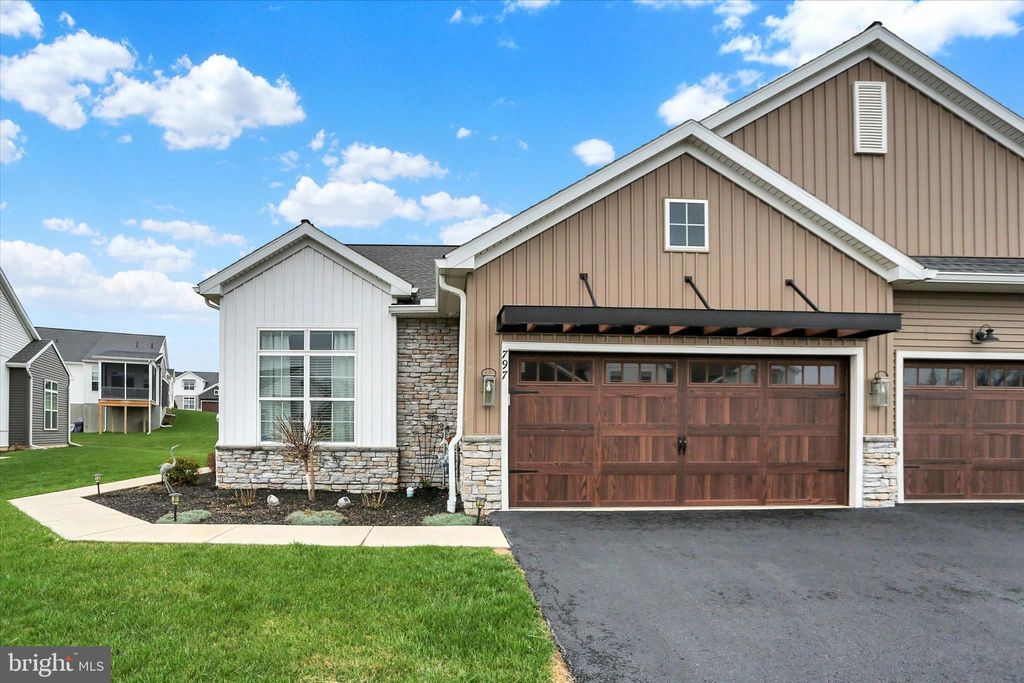 Photo of 797 Aurora Dr, MECHANICSBURG, PA 17055 (MLS # PACB2052164)