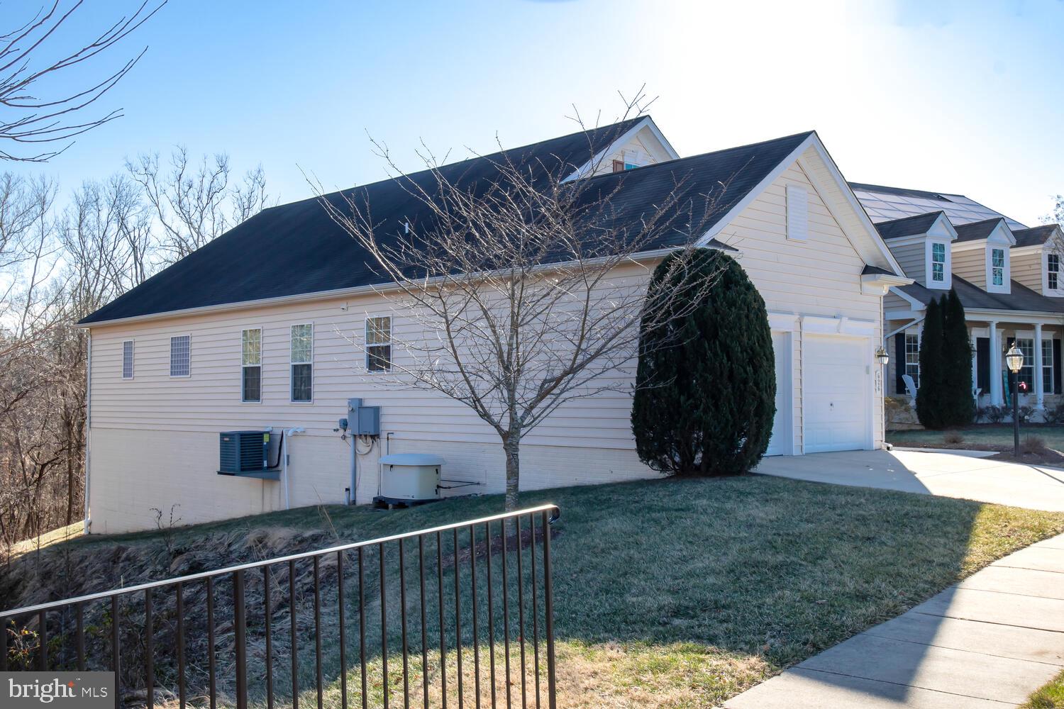 SYMPHONY VILLAGE AT CENTREVILLE - Residential