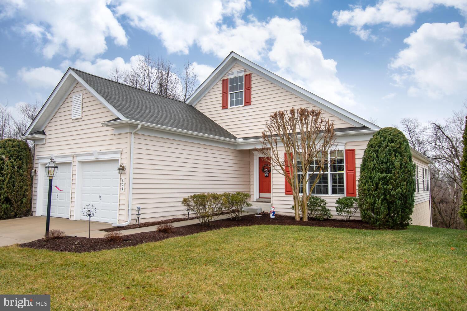 SYMPHONY VILLAGE AT CENTREVILLE - Residential