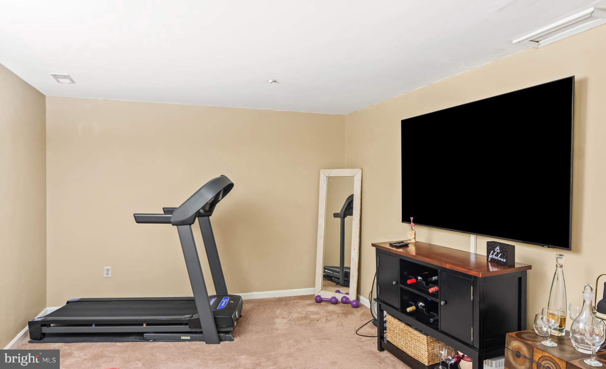 SEVEN OAKS - Residential