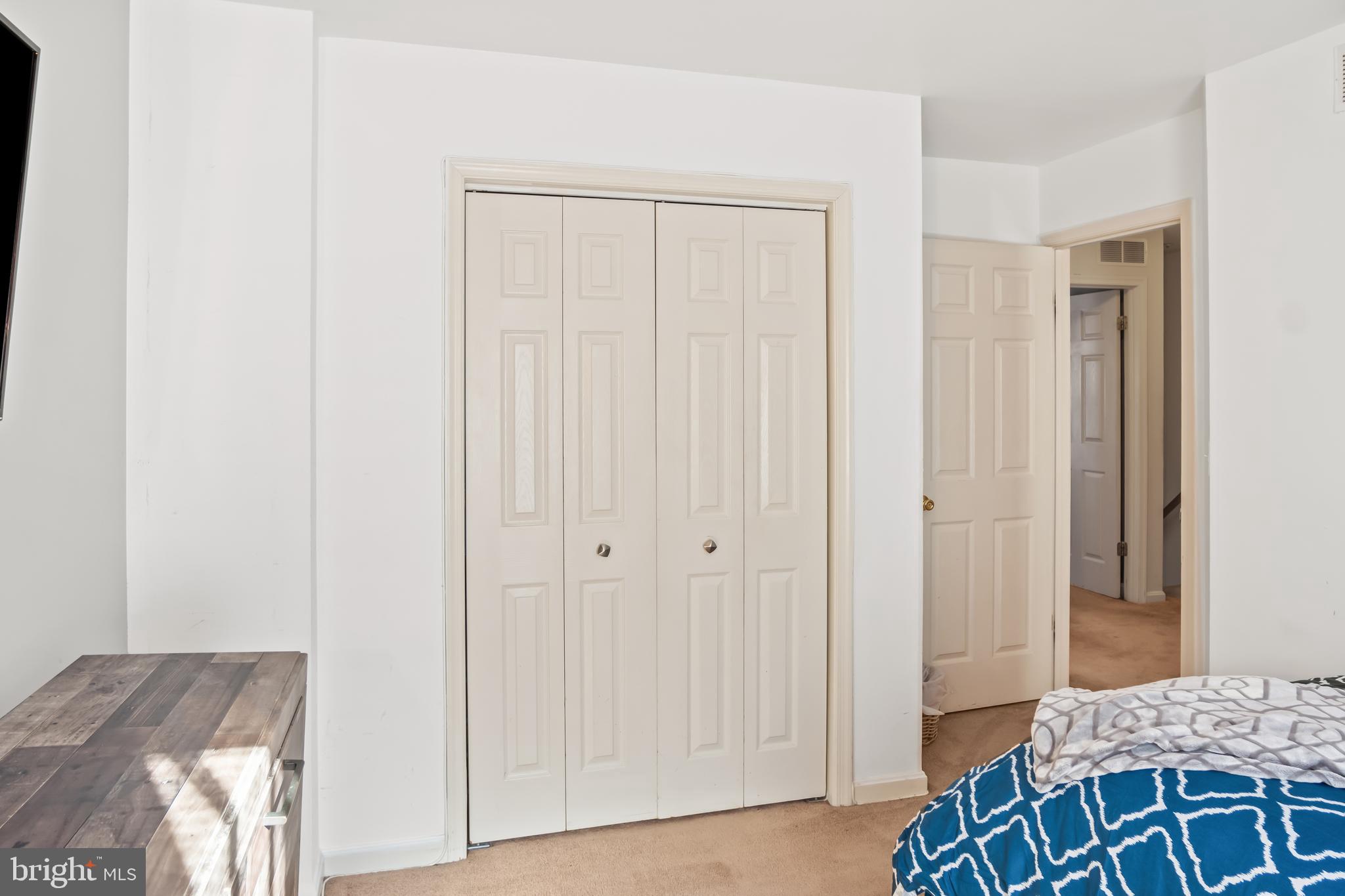 SEVEN OAKS - Residential