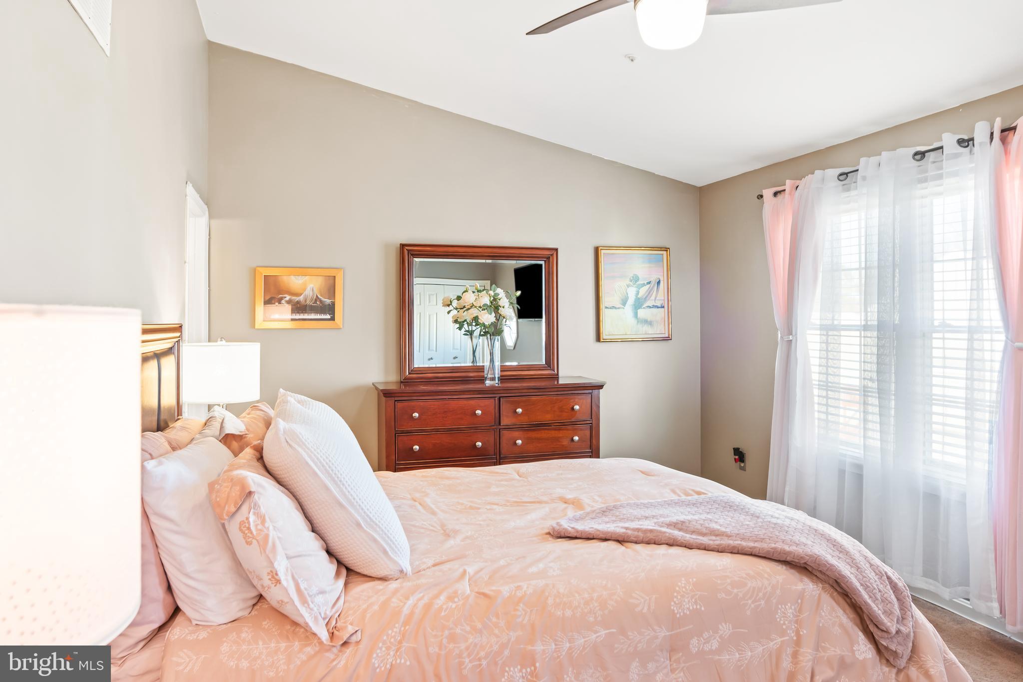 SEVEN OAKS - Residential