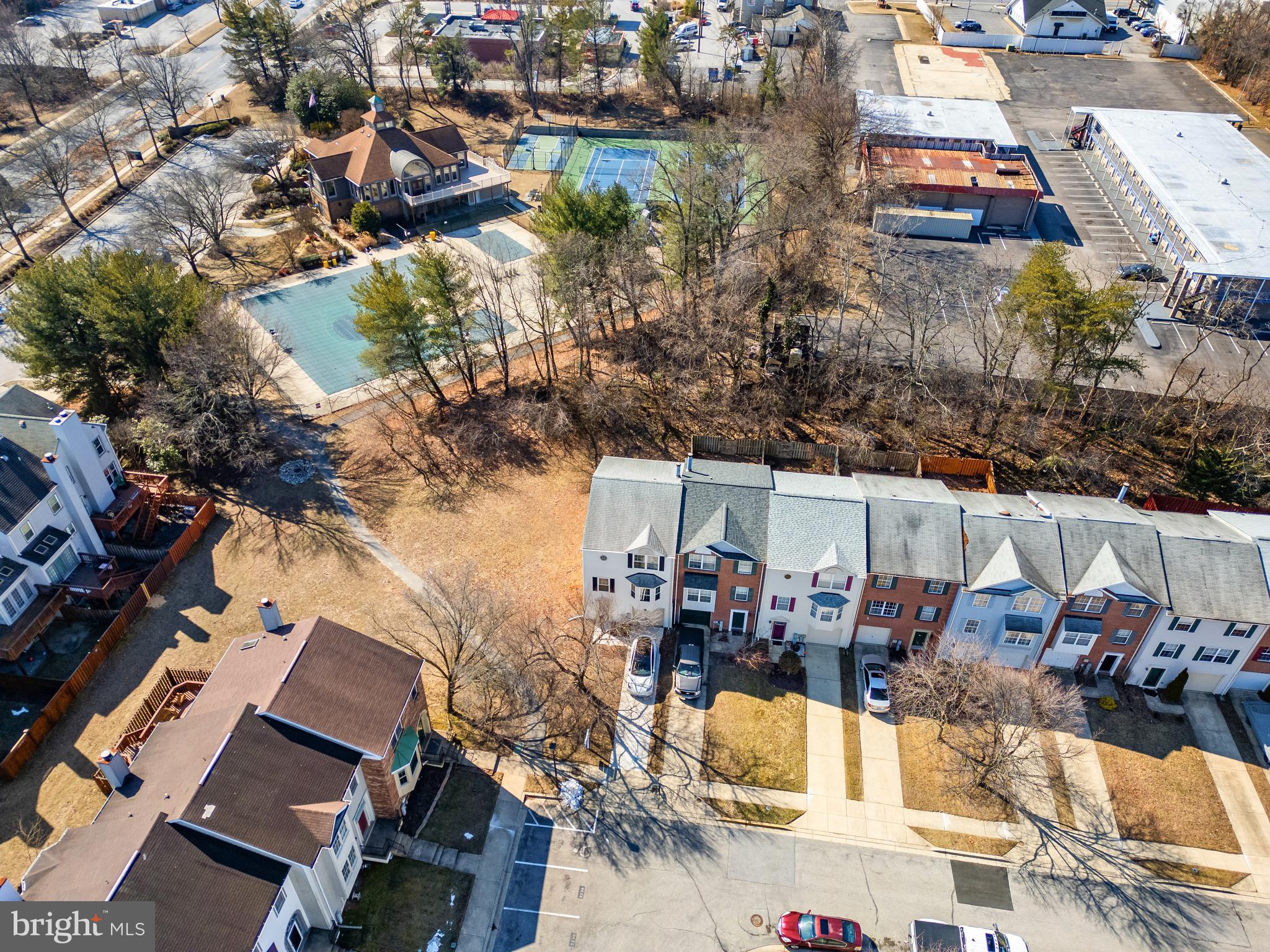 SEVEN OAKS - Residential