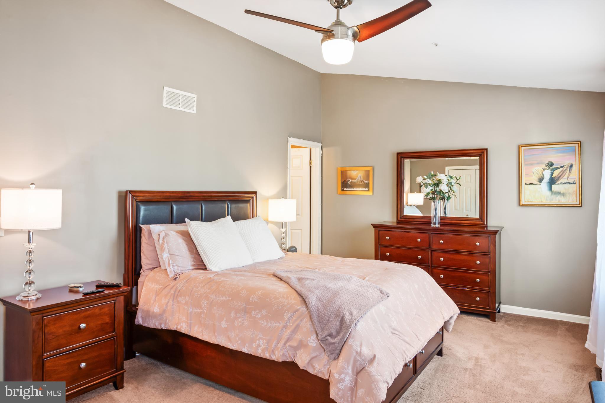 SEVEN OAKS - Residential