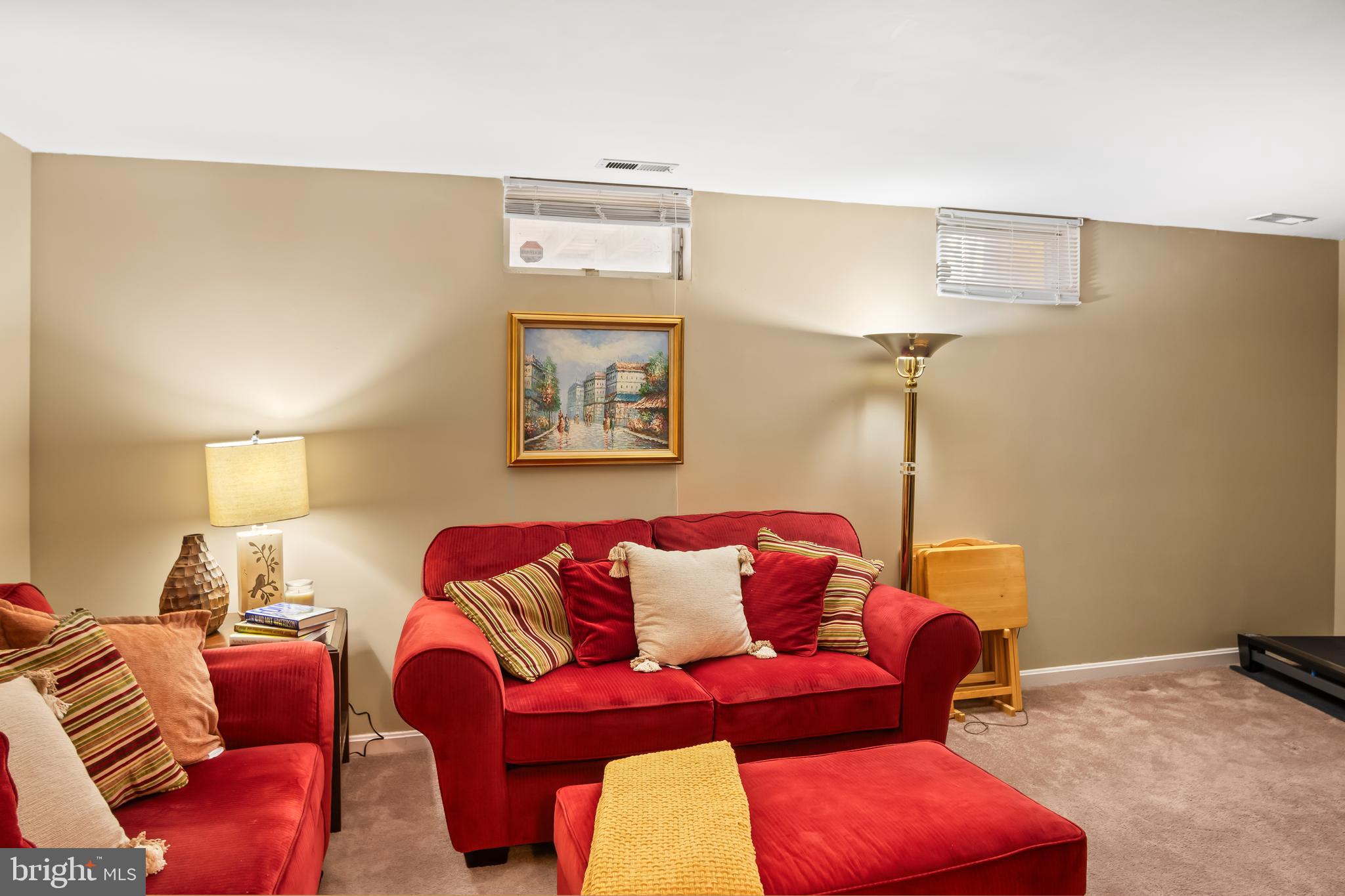 SEVEN OAKS - Residential