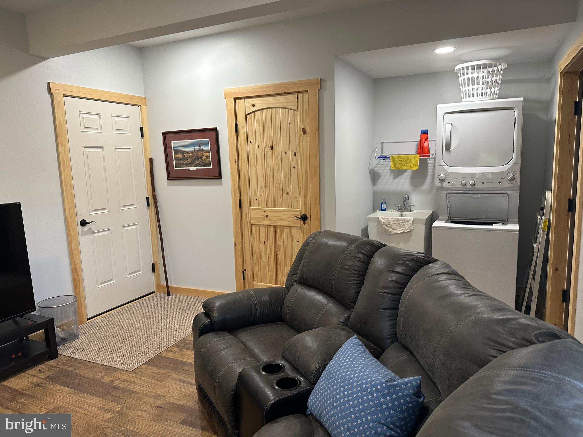 ASHTON WOODS - Residential