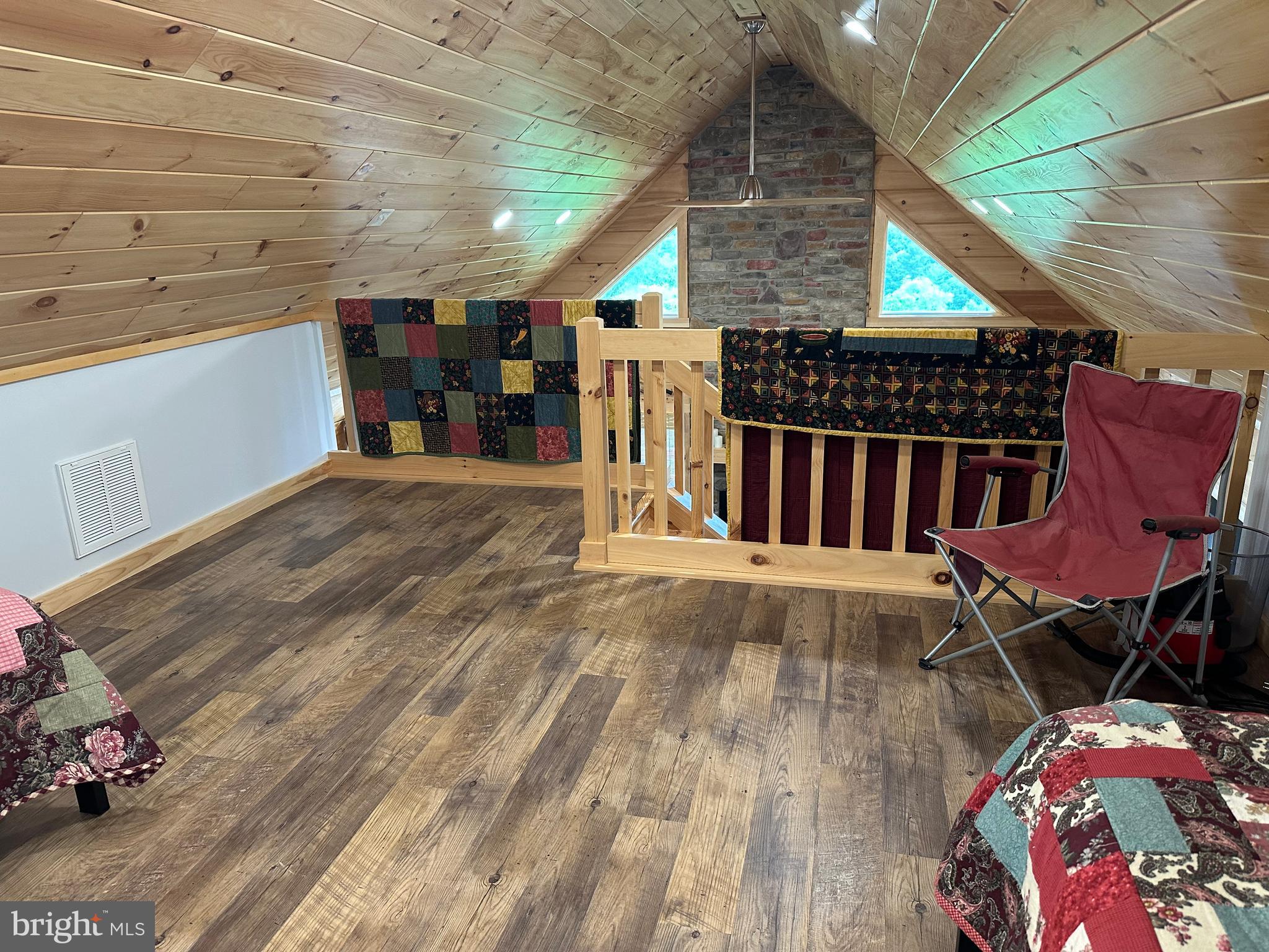 ASHTON WOODS - Residential