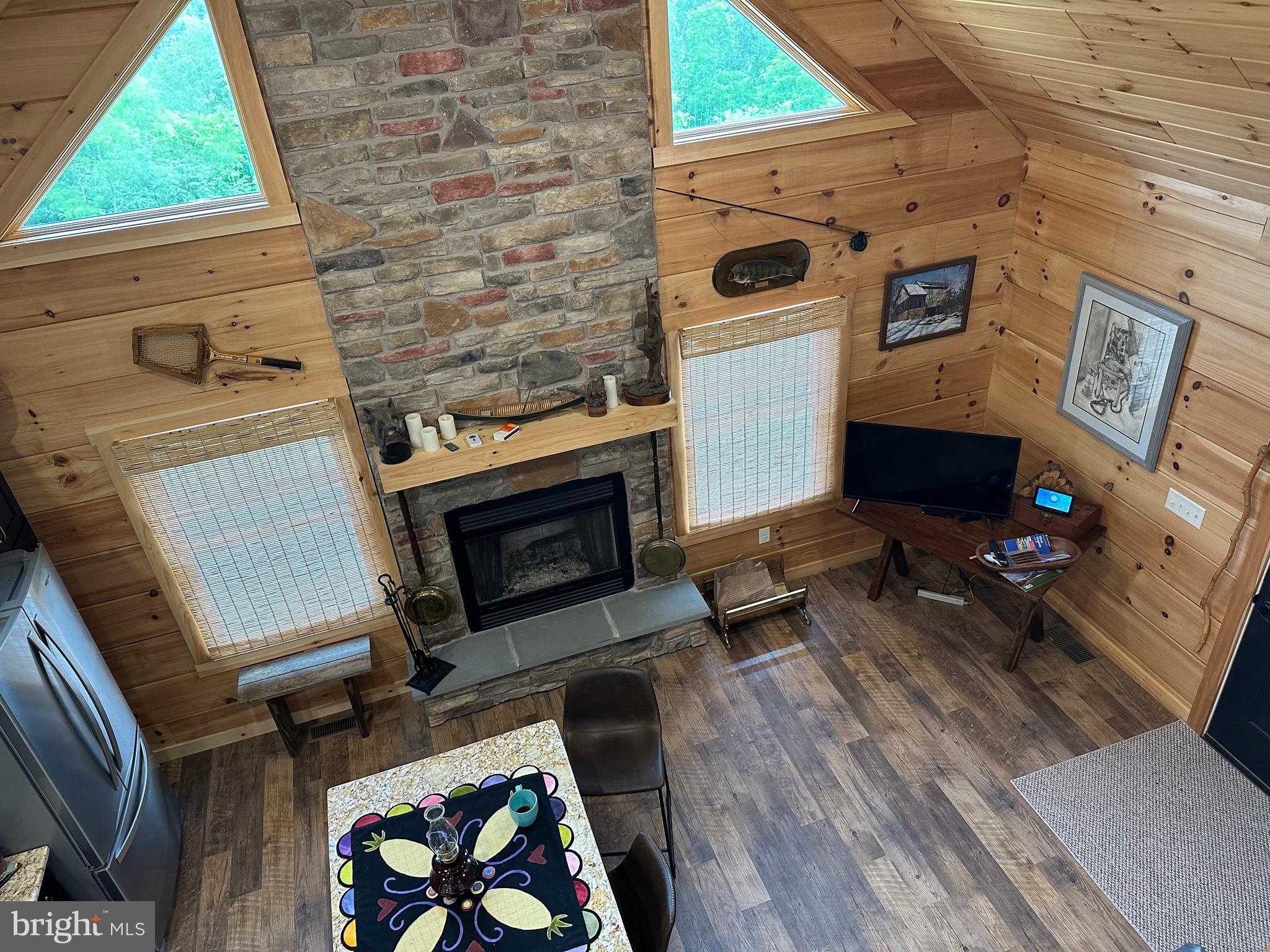 ASHTON WOODS - Residential