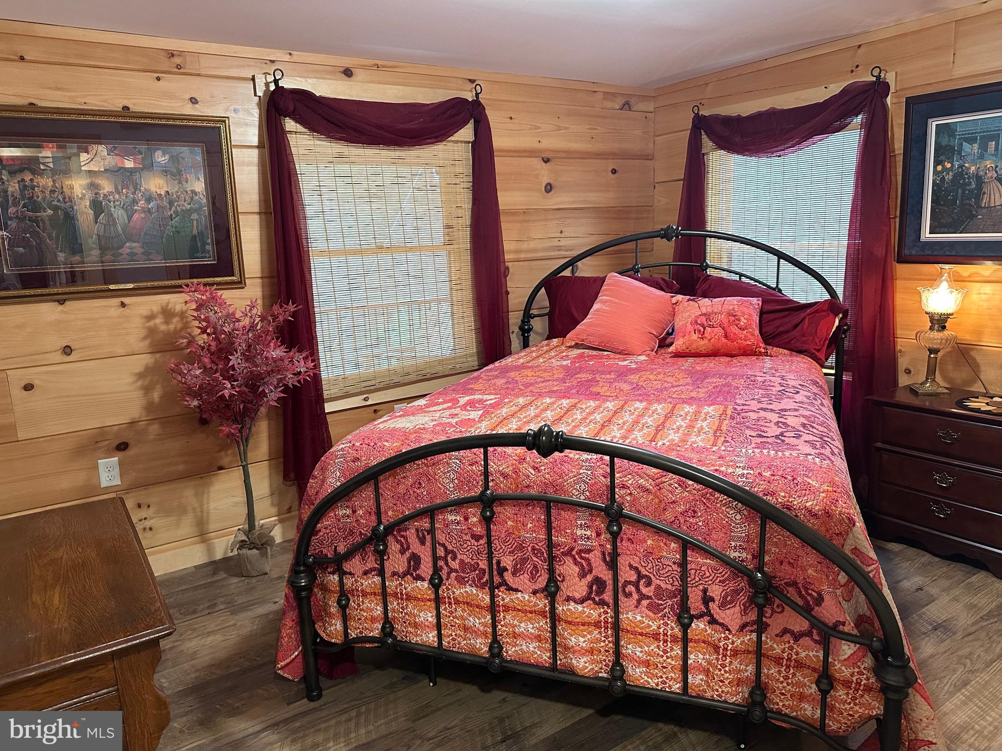 ASHTON WOODS - Residential