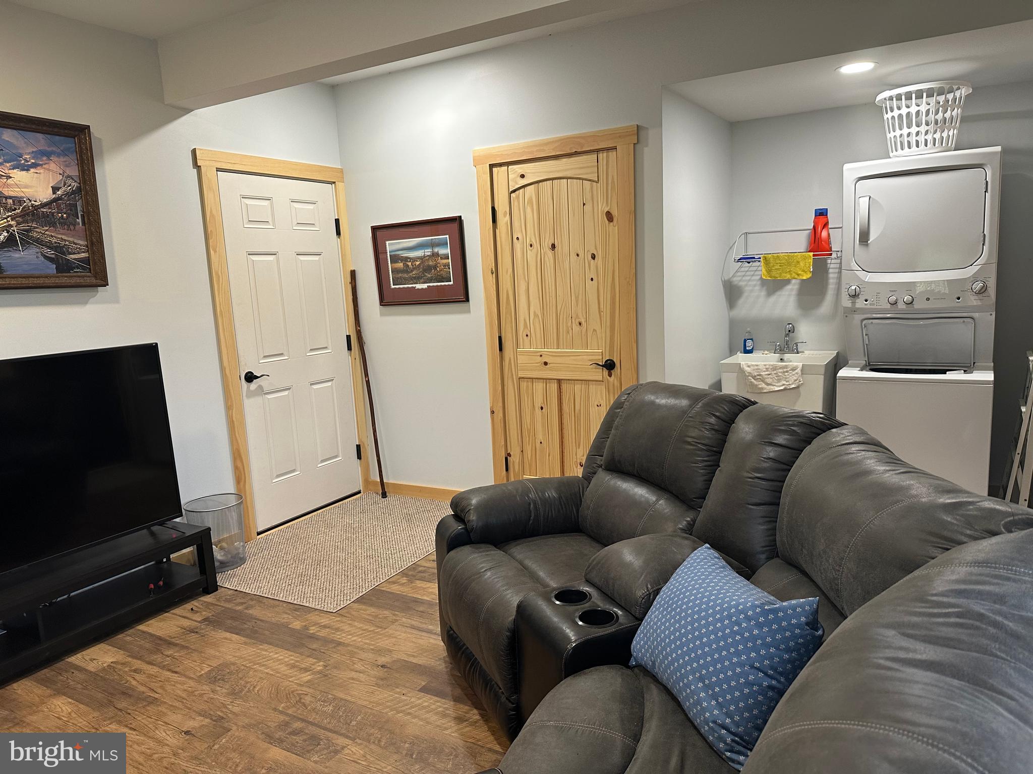 ASHTON WOODS - Residential