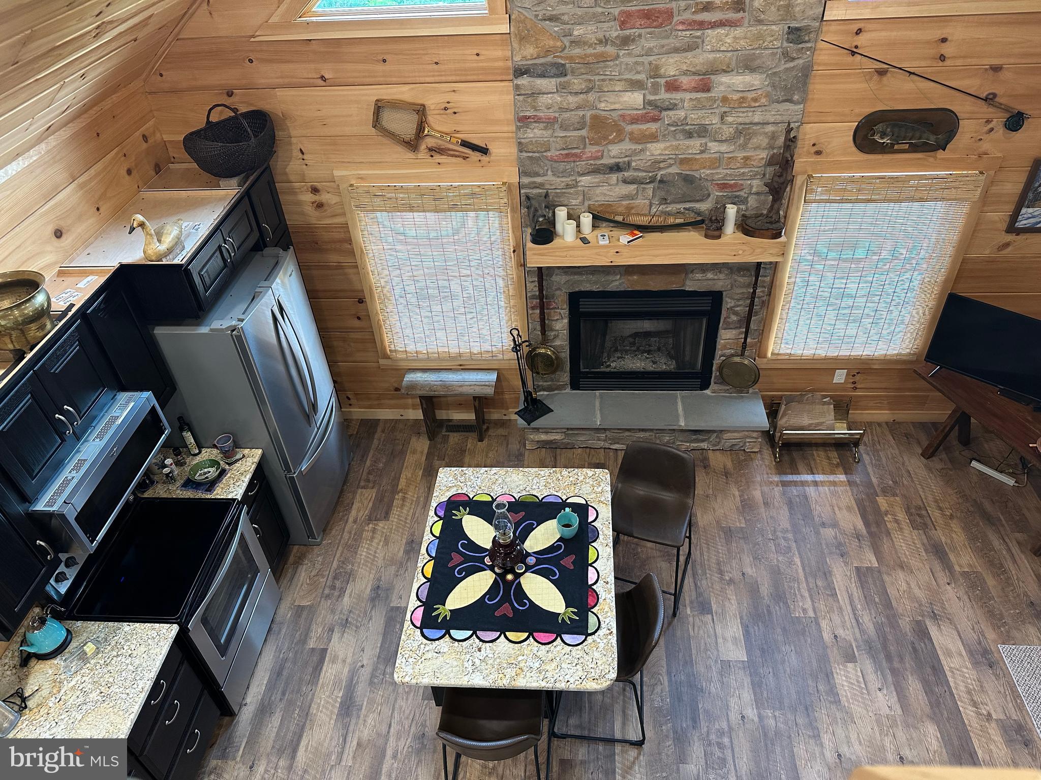 ASHTON WOODS - Residential