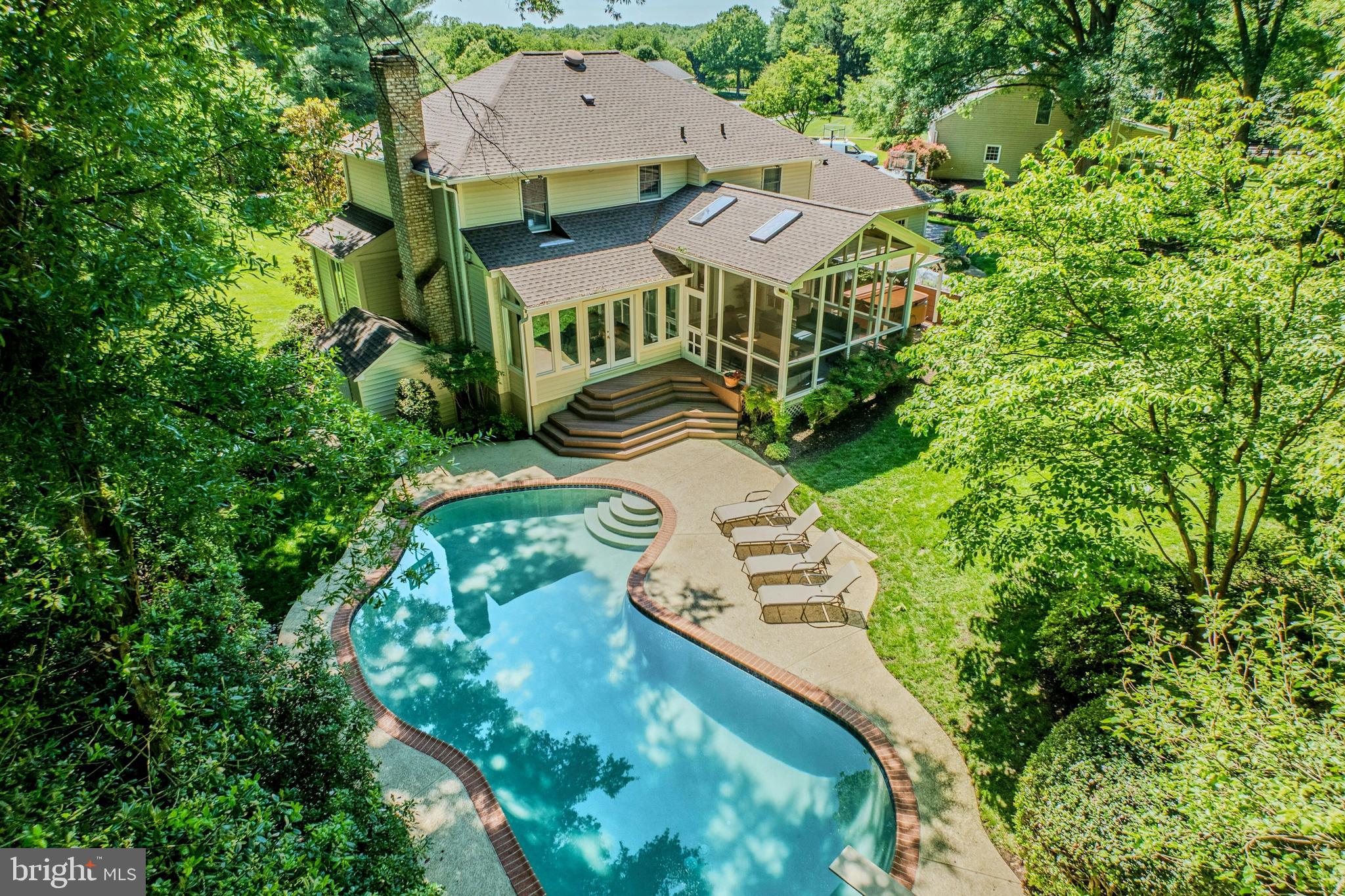 10904 BERRYLAND COURT